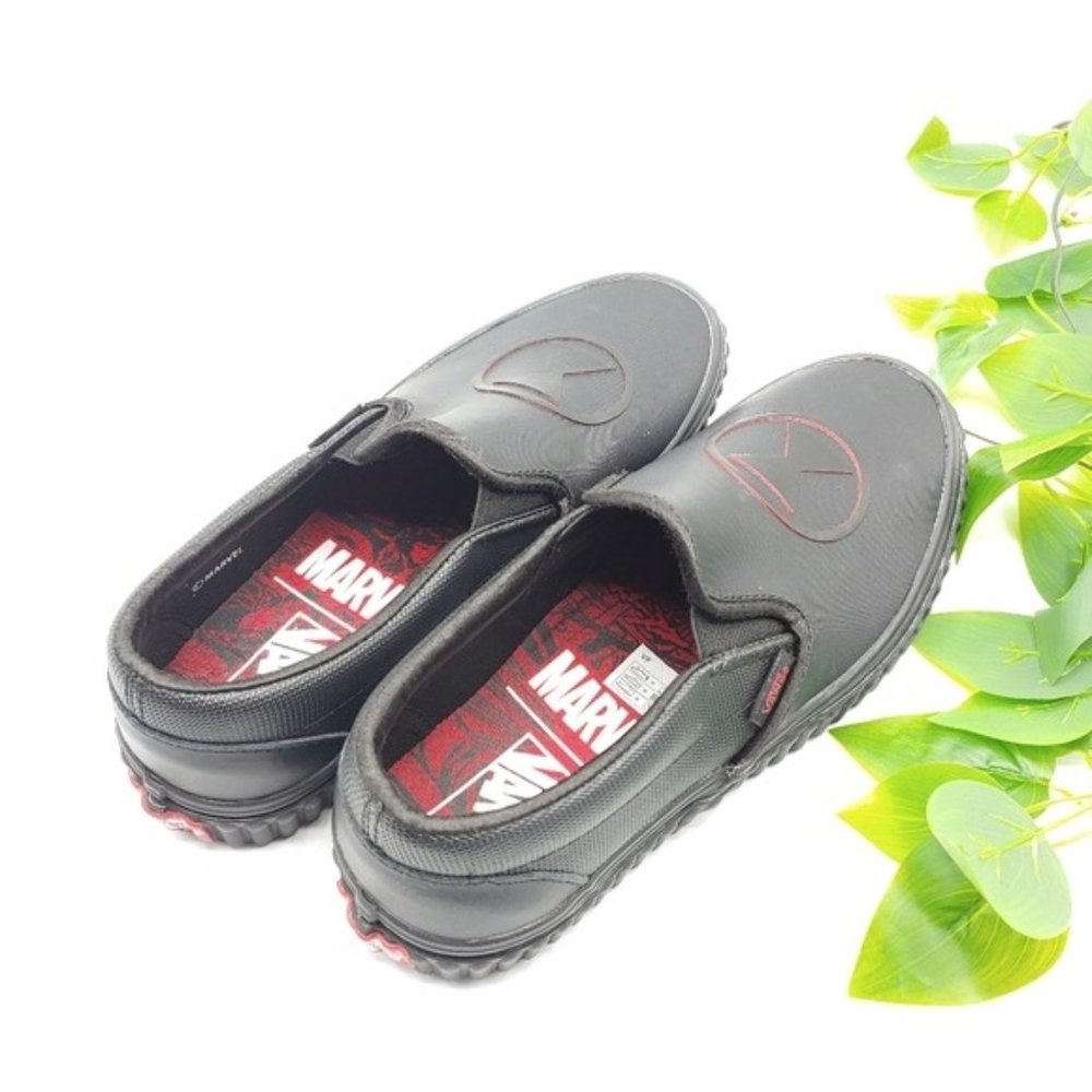 VANS MARVEL‎ CLASSIC SLIP ON 7.5M NEW IN BOX